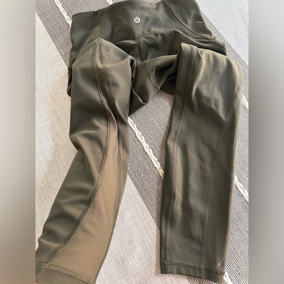 lululemon train times 7/8 legging - Picture 4 of 8